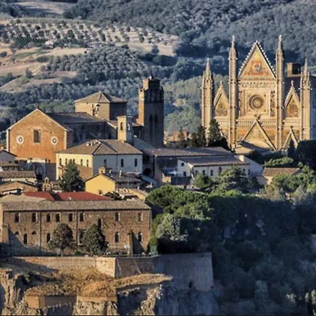 Dimora Turistica De' Piazza * Roccalvecce